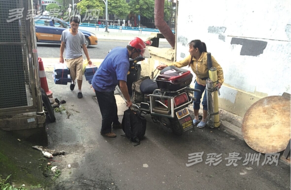 在贵阳 农民工子女也能读上公办学校