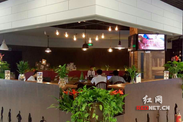 转型综合型消费场所 长沙家电卖场也卖咖啡(图
