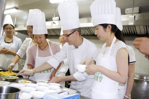 香格里拉美食课堂 意大利大厨亲教地中海美食