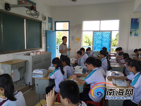 20多年没游泳 万宁38岁教师肖家政仍跳河救人