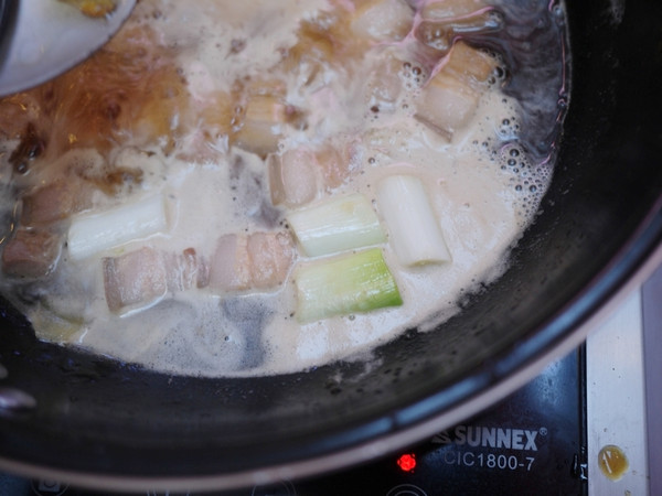 【厨艺课堂】简单好做,焦糖啤酒红烧肉