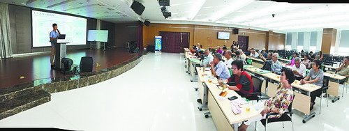 老年微信班推“超值”培训课