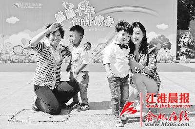 用“家长课堂”带动“80后”父母