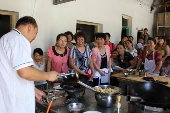 家政培训“一条龙”服务受欢迎 中国劳动保障新