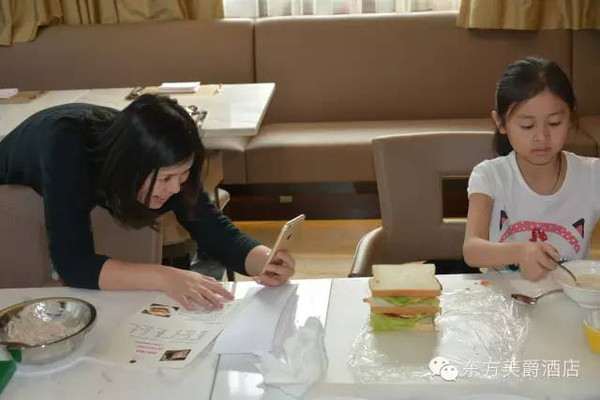 “烹”然心动“亲子烹饪课堂”系列美食两种三明治