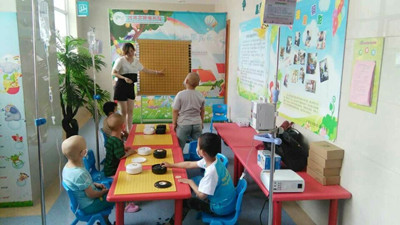 关爱白血病儿童 河南省肿瘤医院“病房课堂”别开生面