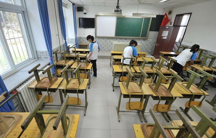 f8dd1ff6-c005-49f3-a92a-863fd259f12e.jpg 家长请家政帮一年级学生搞卫生 因孩子不会打扫