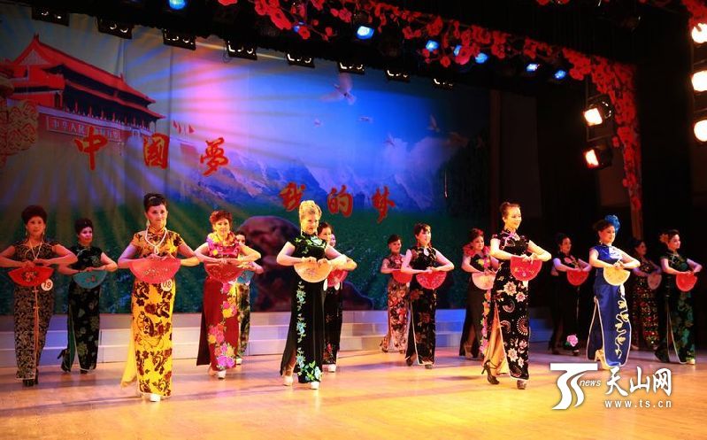石城老年大学举办首届十佳服饰秀大赛