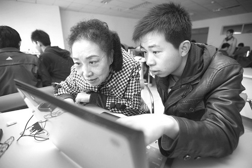 63岁老人为正式本科大学生 63岁老人为正式本科大学生