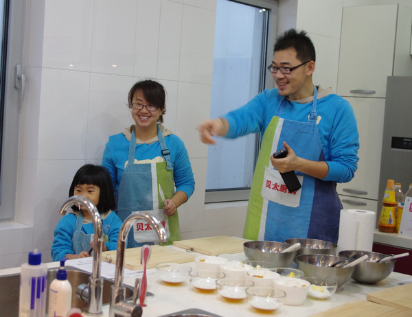 哇噻网手工课堂之贝太厨艺生活沙龙圣诞姜饼烘