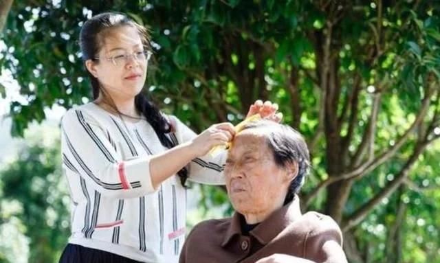 55岁阿姨:从护工到住家保姆,雇主提出加工资要