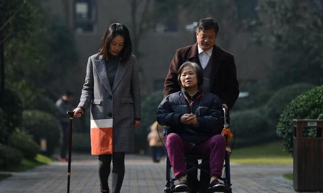 雇请45岁住家男保姆没多久,我就把他给辞退了,