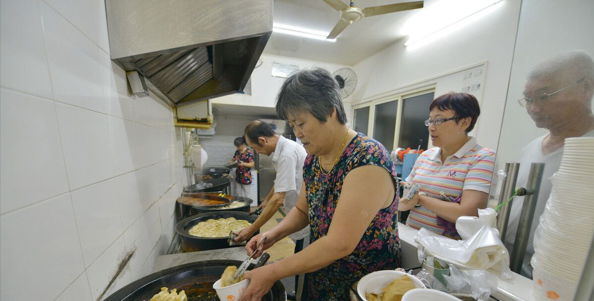 45岁女士哭诉：做住家保姆1年,工作挺轻松的,但内