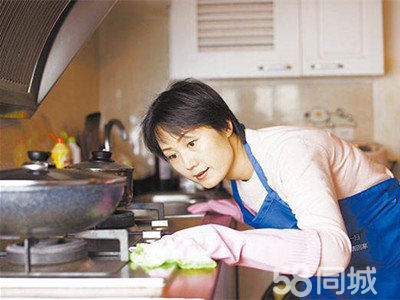 3、急招住家保姆照顾陪护老人:想找一个住家保姆来照料家里的老人